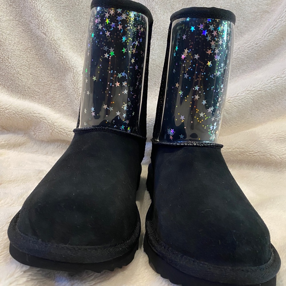 UGG Classic II Clear Glitter Stars Black Boots Kids Size 6 = Women's Size 7 NWOB - Picture 4 of 10